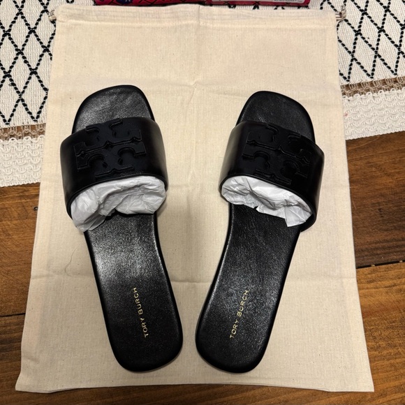 Brand new Tory Burch Black Logo Slide Sandals-Ines flat slide goat leather - Picture 4 of 10